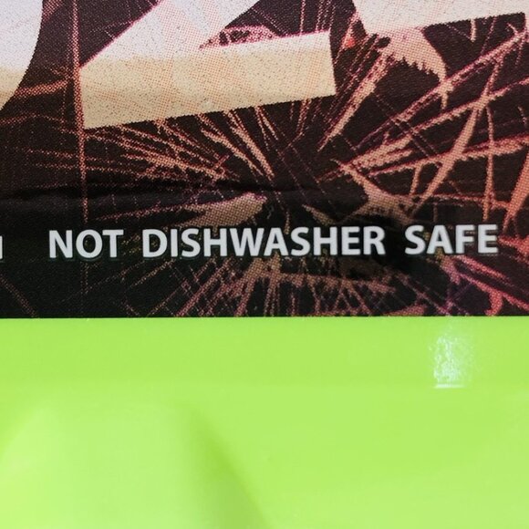 Six Flags 2024 Refillable Souvenir Drink Bottle Set of 2 Green Collectible - Picture 8 of 9